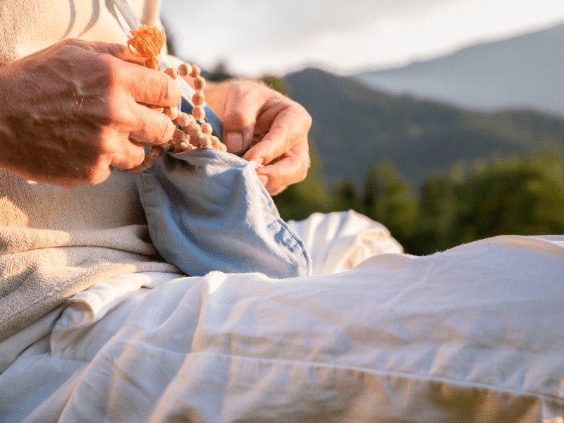 chanting mantras benefits