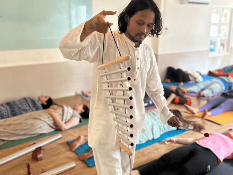 svaram swinging chimes